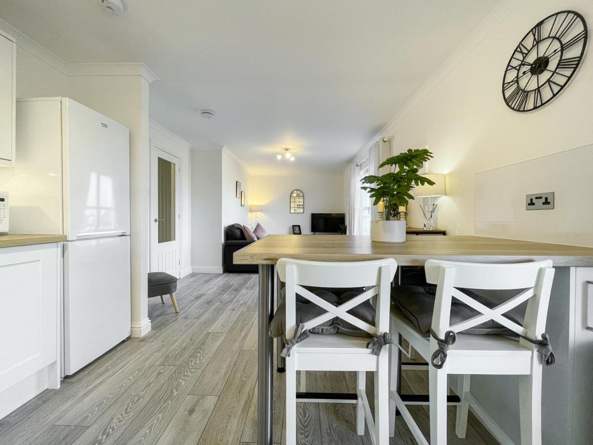 Pier View Apartment Оубън Екстериор снимка